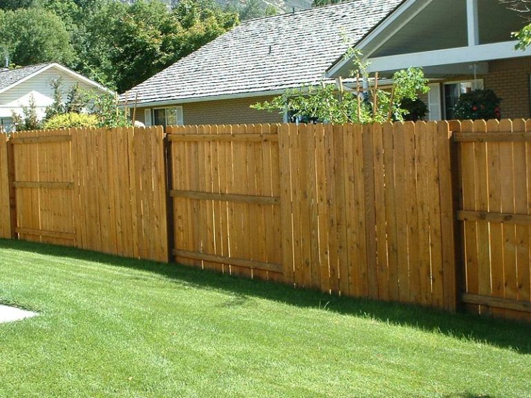 Stockade Fence | Dog Ear Fencing | Cedar Fence Materials