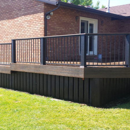 Trex Transcend with 2x4 Cap Rail & Round Balusters - Fence & Deck Supply